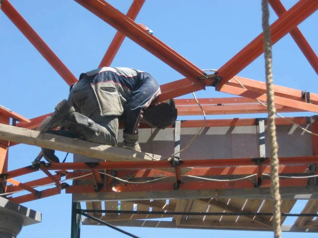 Шпилька для приварки м20. Крепление сваркой. Шпилька омедненная м6. Сварщик металлоконструкций. Сварные металлоконструкции.