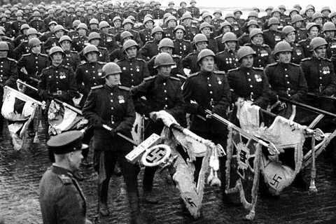 Парад победы 1945 штандарты