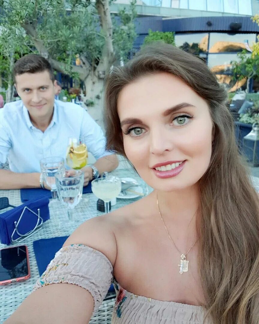 Александр энберт жена алеся. Алесе энберт. Александр и алеся энберт. Александр энберт. Наталья забияко.