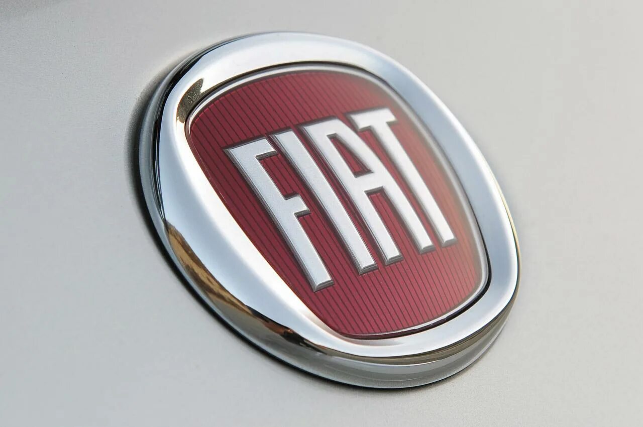 Красный значок автомобиля. Марка машины Фиат. Фиат лого. Значки машины Fiat Bravo 2008. Fiat logo 2021.