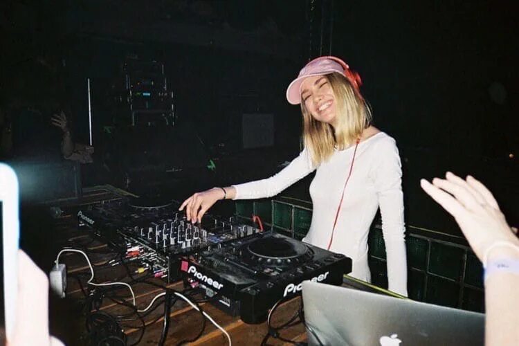 Карина Истомина Apple Music