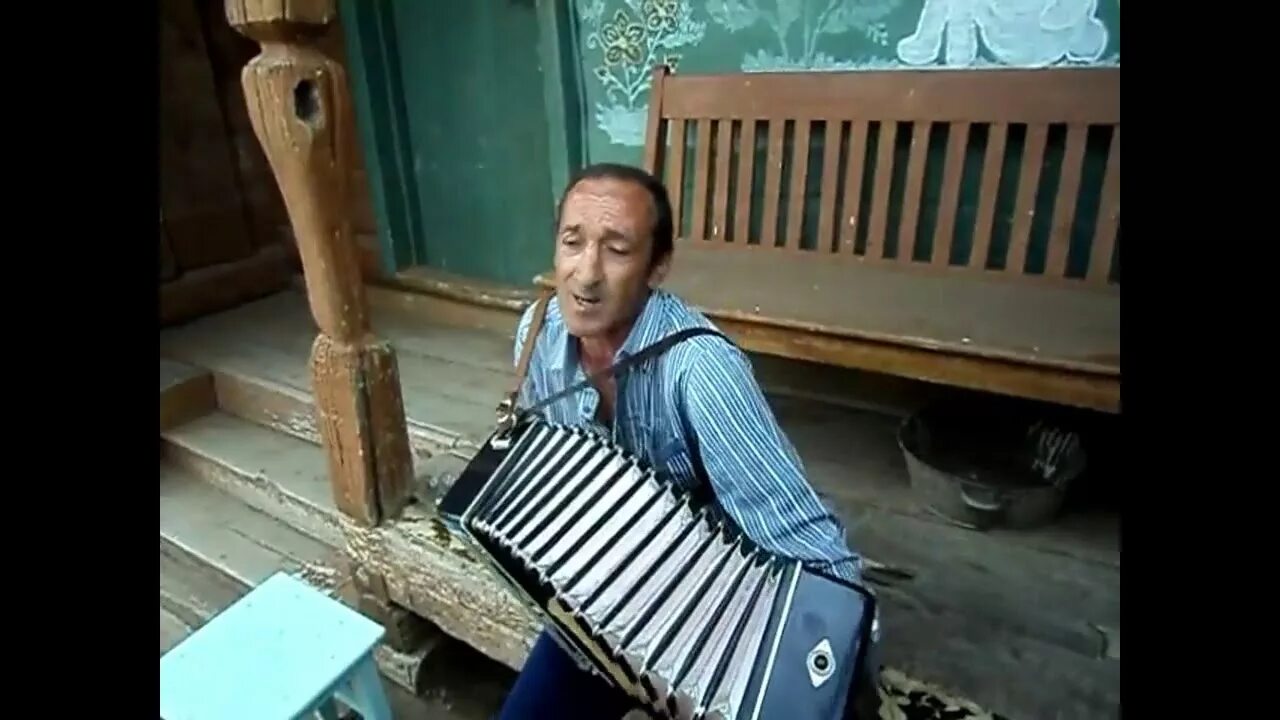 Песня белая береза гармонь. Песня белая береза гармонь. Песня белая береза гармонь. Игра на гармони белая береза. Песня белая береза гармонь.