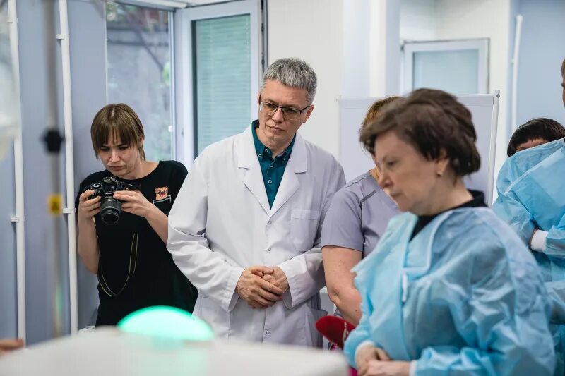 Открытие детской площадки в мегионе в храме. Диализный центр апатиты. Мегион (город). Алчинов мегион. Врачи г.