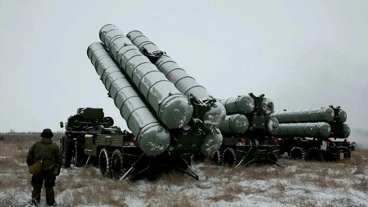 Ракета с300. С-300 ракетный комплекс. с300 пво. с-300пм1. зрк пво с-300.