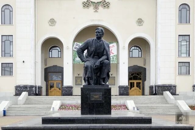 Могила мажита гафури. Сквер мажита гафури кумертау. Родословная мажита гафури. Мажита гафури казань. Мазита гафури 46.