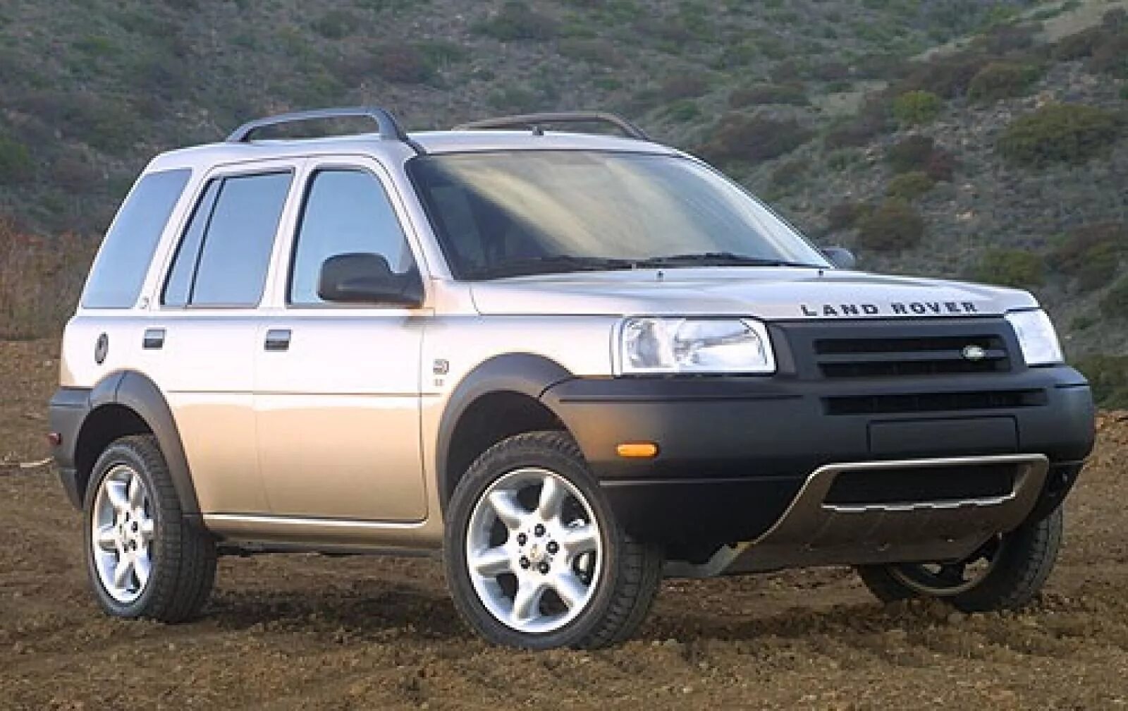 Freelander 2003 2. Land rover freelander 2002 года. Ровер 2003. Ленд ровер фрилендер 1 рестайлинг. Рендж ровер фрилендер 2004.
