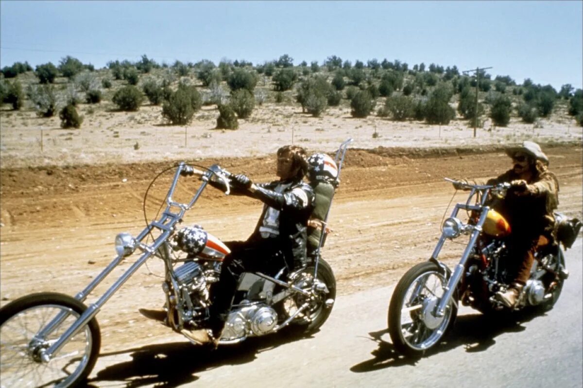 Easy rider не работает. Беспечный ездок 1969. Деннис хоппер Беспечный ездок. Беспечный ездок мотоцикл. Мотоцикл Капитан Америка Беспечный ездок.