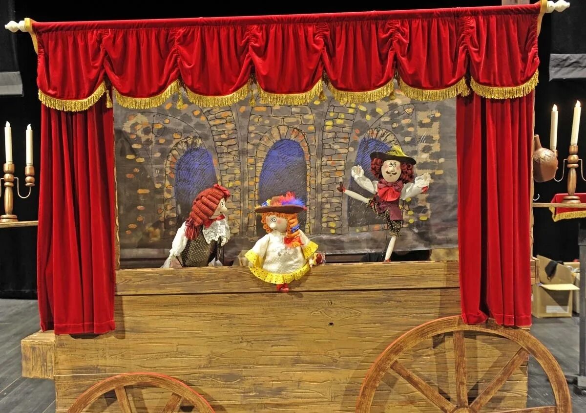 Театр кукол красная. Мурманский областной театр кукол Мурманск. Мурманский театр кукол красная шапочка. Мольер спектакль театр кукол. Первый кукольный театр в Мурманска.