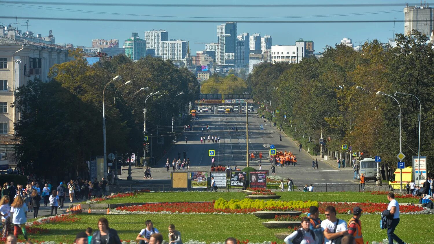 Екатеринбург в июне фото. Переулок шалинский 4 екатеринбург. Екатеринбург днем. Площадь 1095 года екатеринбург. 12 июня екатеринбург.