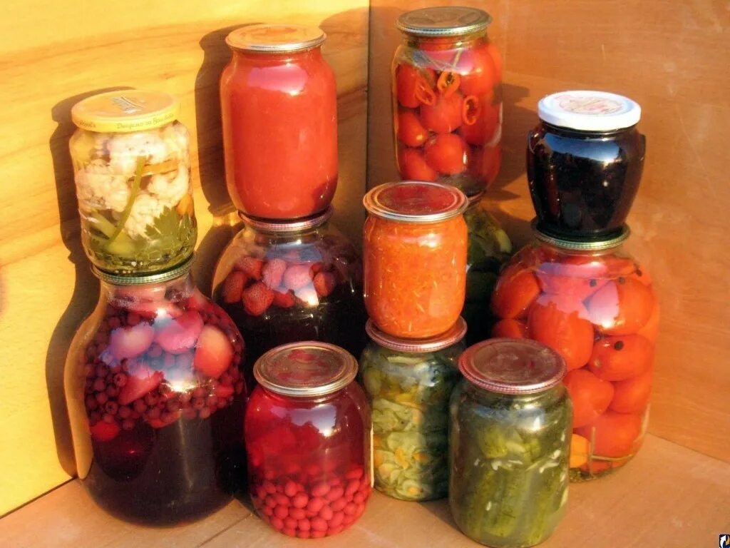 Оригинальные заготовки на зиму. Необычные заготовки на зиму. Консервирование банок на зиму. Заготовки на зиму. Помидоры консервированные на зиму.