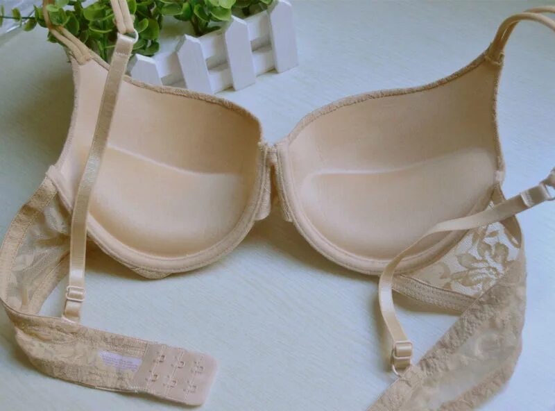 Лифчик с чашечками. Размер чашечки на маленькую грудь. Размер чашечки бюстгальтера на маленькую грудь. Бесшовный бюстгальтер без пуш ап. Бесшовный бюстгальтер пуш ап h&m.