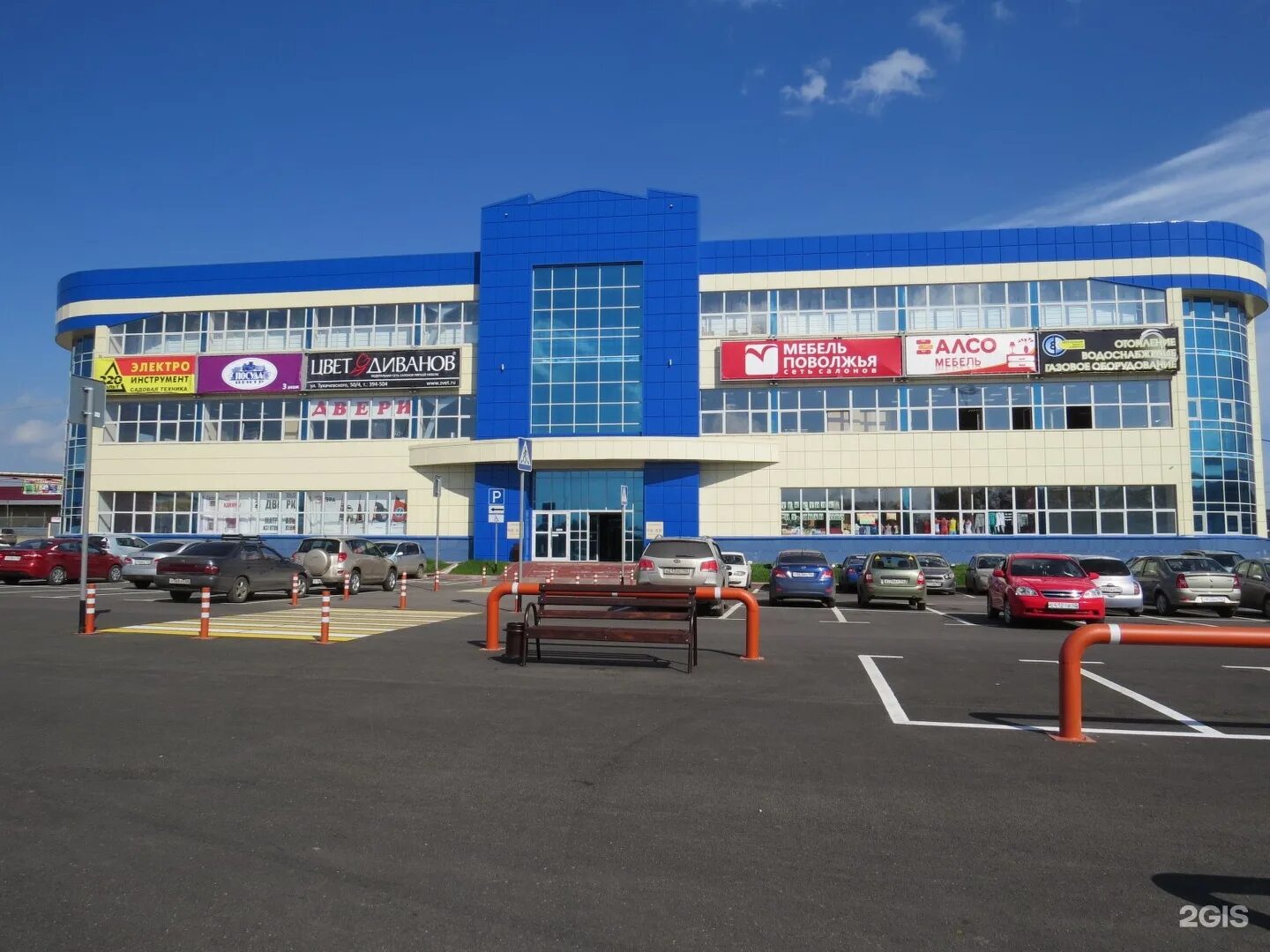 Сайт сотка. Кемерово улица тухачевского 50 тц сотка. сотка кемерово улица тухачевского 50/4. торговый центр сотка кемерово. кемерово ул тухачевского 50.