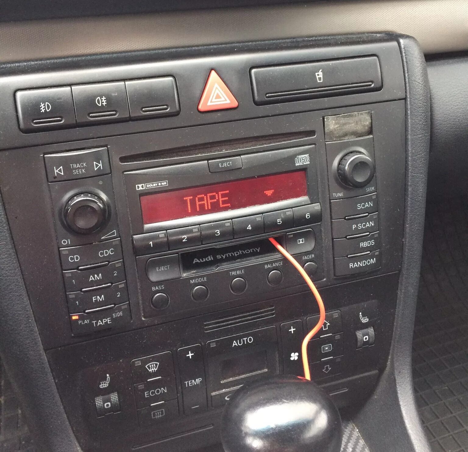 AUX в штатной Audi Symphony - Audi A4 (B5), 1,8 л, 2001 года автозвук DRIVE2