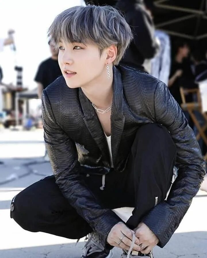 Сколько лет юнги из бтс. Юнги бтс. yoongi bts. юнги из бтс. мин юнги 2025.