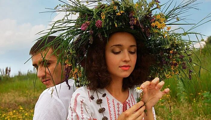 девчонка гадала песня. народный ансамбль калина. девчонка гадала песня. игра на гармони песни под гармонь. девчонка гадала текст песни.