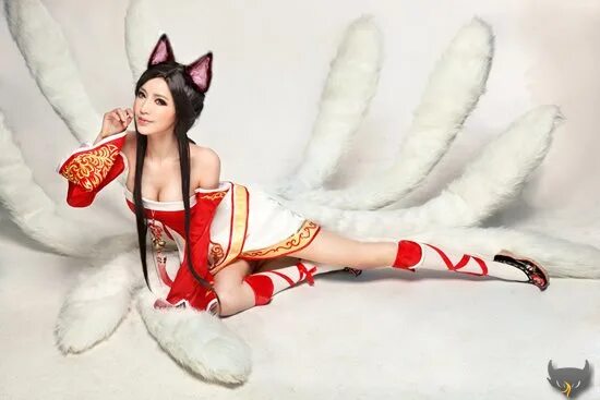 Asian cosplay girl. Кумихо косплей. Косплей Кицунэ кумихо. Сора Кицунэ косплей. Кумихо косплей девушки.