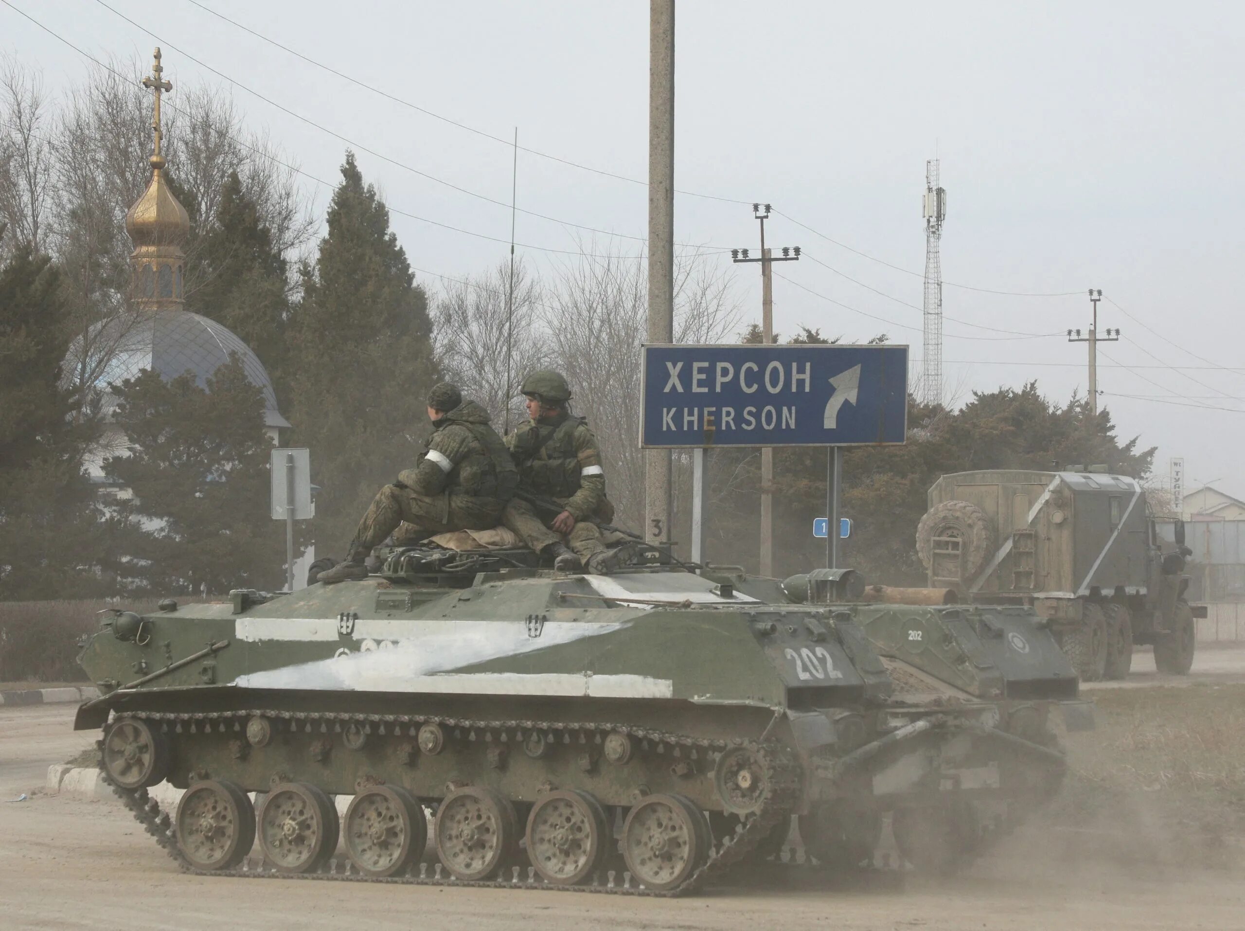 Российские войска в Херсоне. Российск-украинская Аоцн. Российская Военная техника в Херсоне. Российские войска на Украине. Рф украина 24 февраля