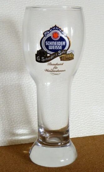 5л х 3шт. Schneider weisse festweisse пиво. Schneider weisse набор с кружкой пивной. Шнайдер вайс пиво. Шнайдер пшеничное пиво.