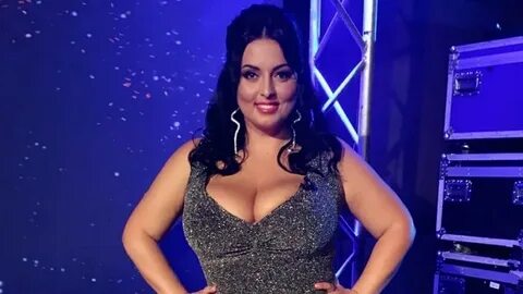 Хината Нарутомен жыныстық қатынасқа түседі