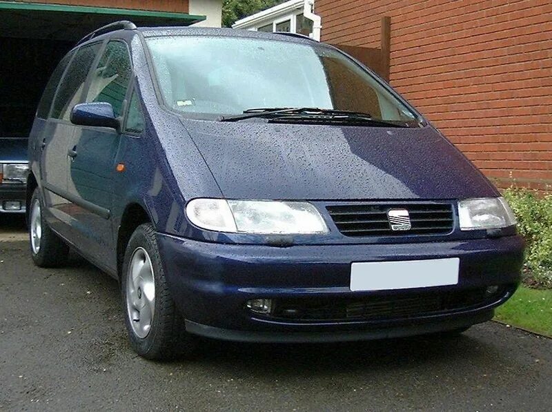 Фольксваген шаран 1 поколение. Seat Alhambra 1996. Seat Alhambra 1.9 TDI 1998. Сеат Альхамбра 1999. Сеат Альхамбра 2.