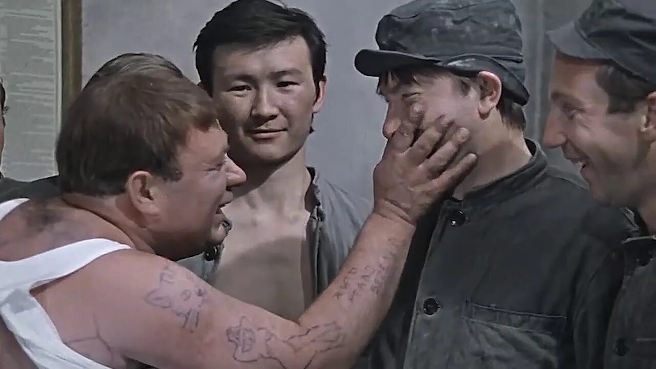 Джентльмены удачи руки. Евгений леонов джентльмены удачи. доцент джентльмены удачи. евгений леонов доцент. джентльмены удачи моргала выколю.