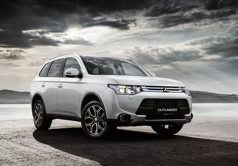 Дилеры мицубиси аутлендер. Mitsubishi Outlander. Митсубиси Outlander. Mitsubishi Outlander Мицубиси Аутлендер. Мицубиси Аутлендер Эволюшн.