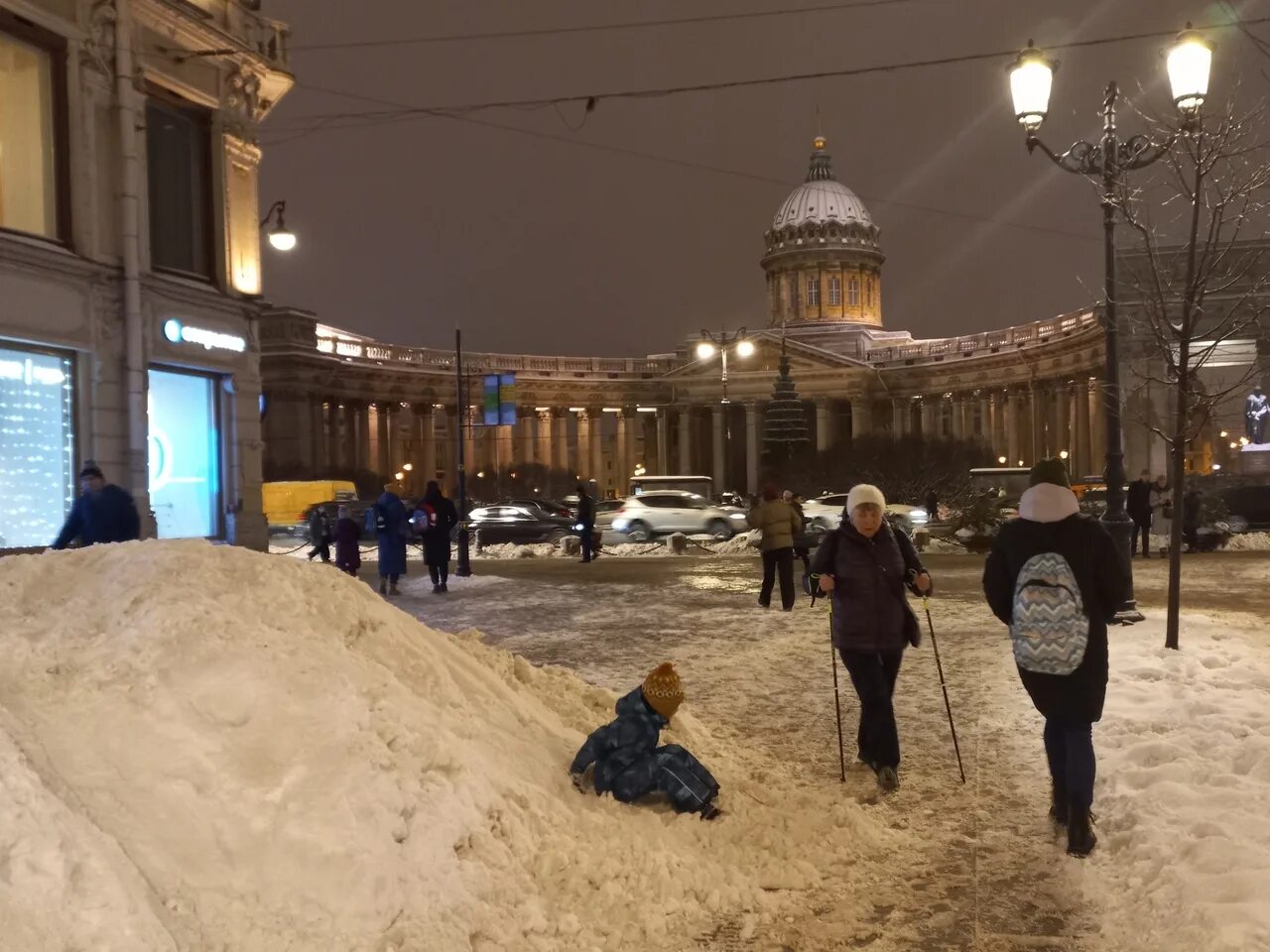Снег в петербурге. Москва питер снег. Москва питер снег. Снег в петербурге. Москва питер снег.