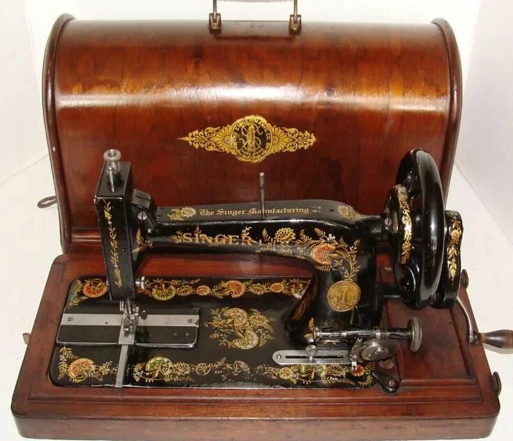 Швейная машинка karingbee. Швейная машинка Зингер ретро. Швейная машинка ж.блок Императорского Величества. Швейная машинка Зингер 1903 года.