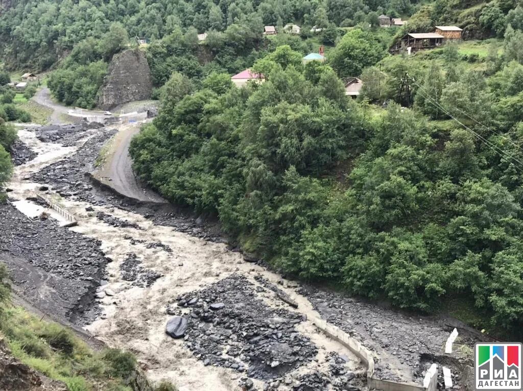 Карадахская теснина селевые потоки. Селевой поток дагестан август 2021. Сель в горах. Потоп в дагестане 2021. Дагестан потоки.
