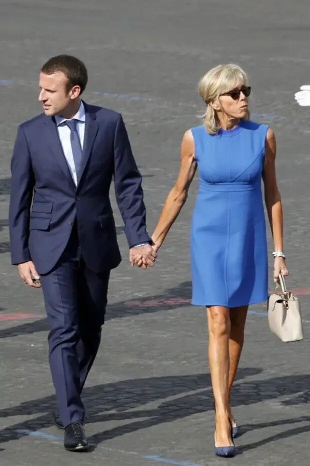 Сколько лет макрону и его жене. Франции Брижит Макрон. Жена Макрона. Макрон Эммануэль с женой. Президент Франции Макрона и его жена.
