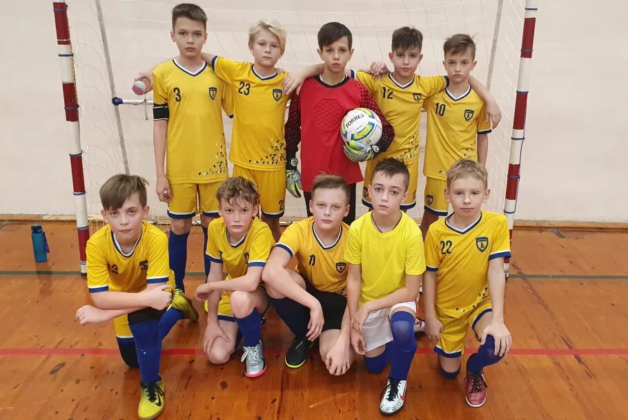 Детский футбол юниор. Футбольная команда юниор. Футбольный клуб юниор. Футбольная команда юнирол. Футбольная команда юниор.