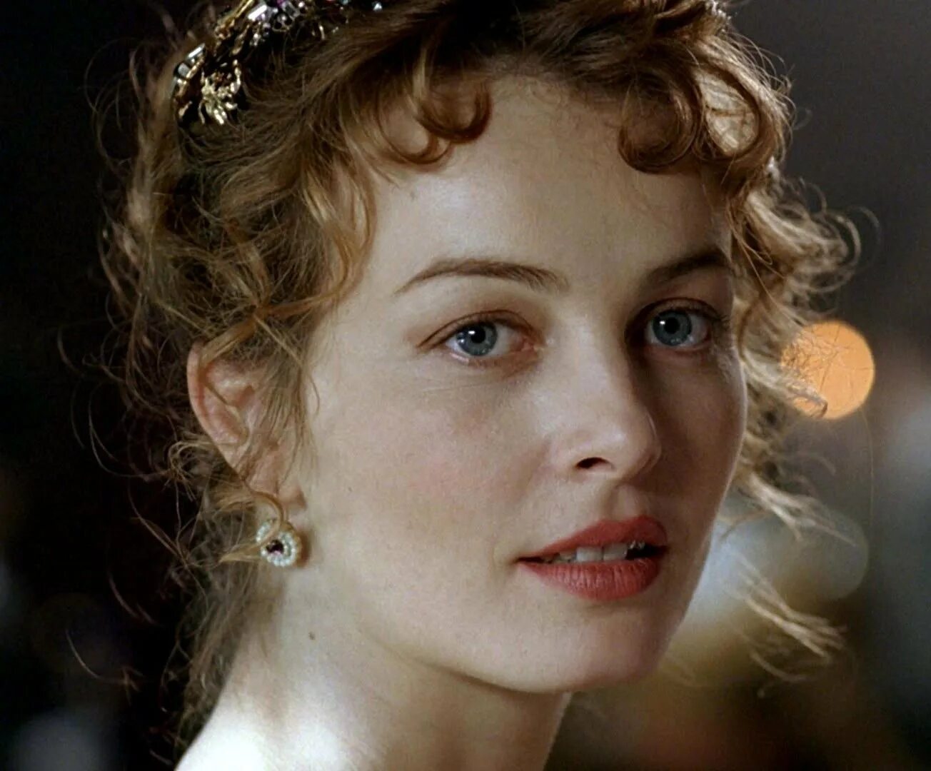 Война и мир 2007 элен курагина. Элен курагина война и мир 2016. Ирина скобцева элен курагина. Элен безухова война и мир 2016. Элен курагина война и мир.