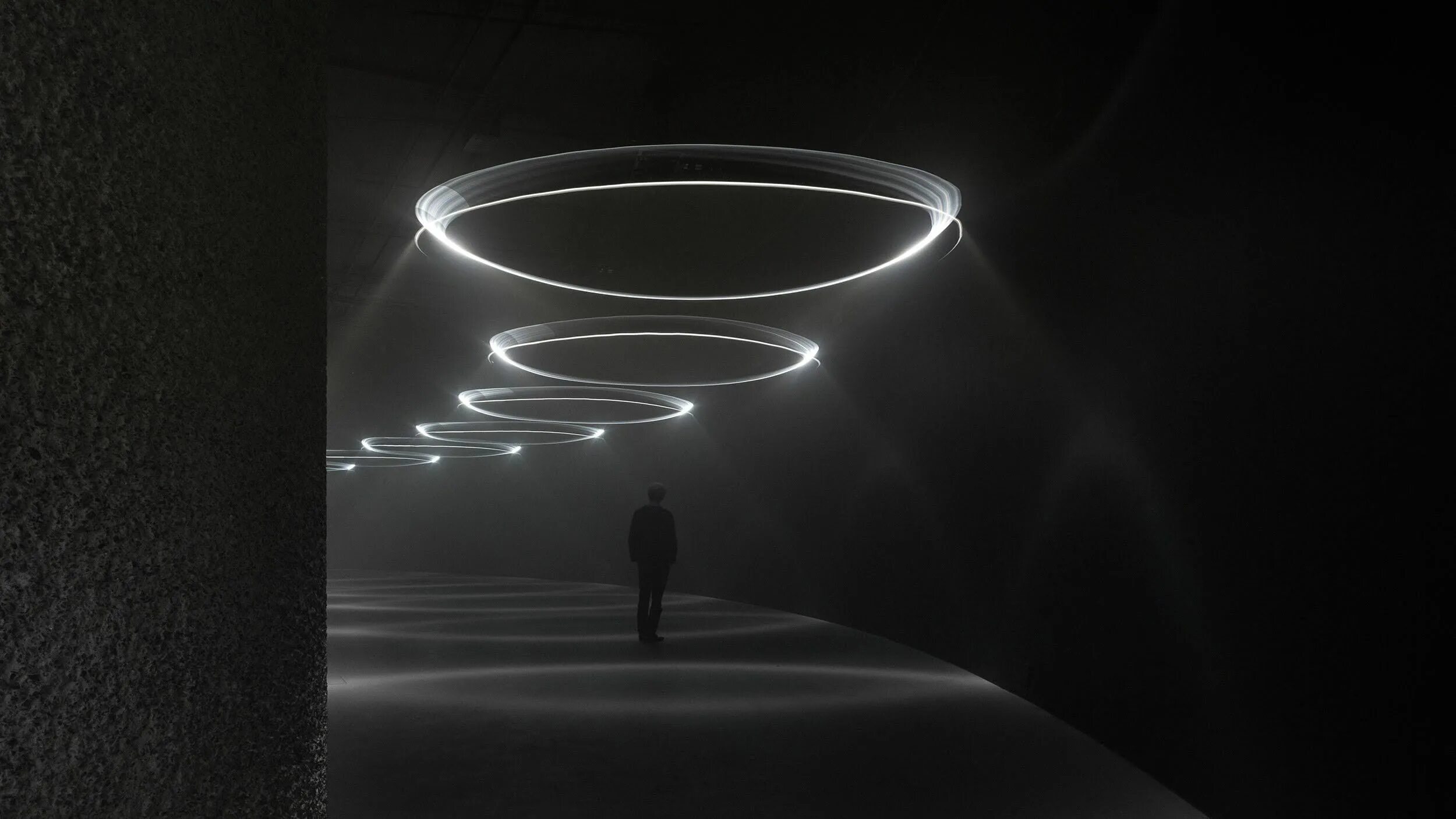 Люмены в люксы перевести. Обои на айфон. Свет в 13 0 0. Инсталляция в темноте. Стг лед ламп.