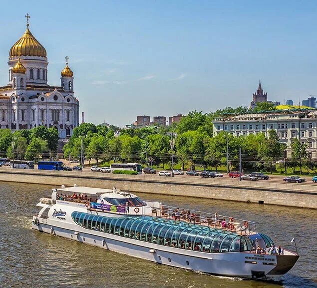 Прогулка на речном трамвайчике цены. Морская экскурсия по Москве реке Рэдиссон. Прогулка на речном трамвайчике по Москве. Теплоходы по Москве реке 2023. Речные прогулки по Москве реке 2023.