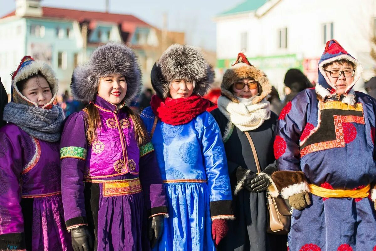 Шэнэхэнские буряты. Буряты зимой. Этнокомплекс степной кочевник бурятия зимой. Эвенки сагаалган. Шэнэхэнские буряты живущие в китае.