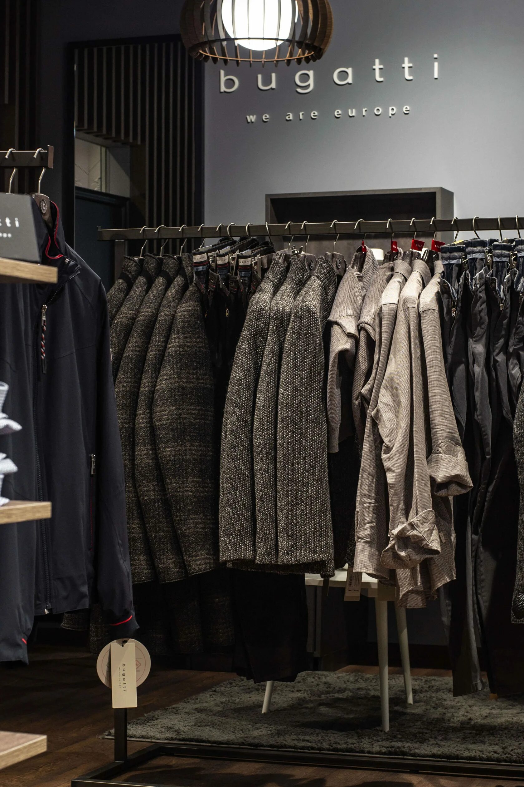 Бугатти магазин мужской одежды. Бугатти поло мужское. Бугатти одежда. Бренд бугатти одежда. Uno магазин одежды москва.