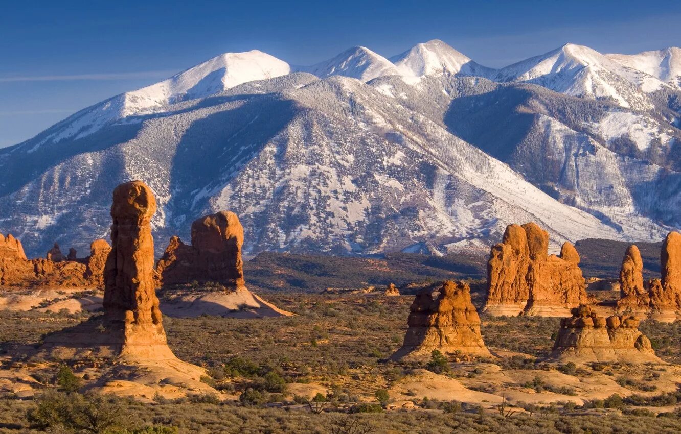 The biggest mountain in the world. Скалистые горы Юта. Utah горы. Штат Юта природа. Пустыни Северной Америки.