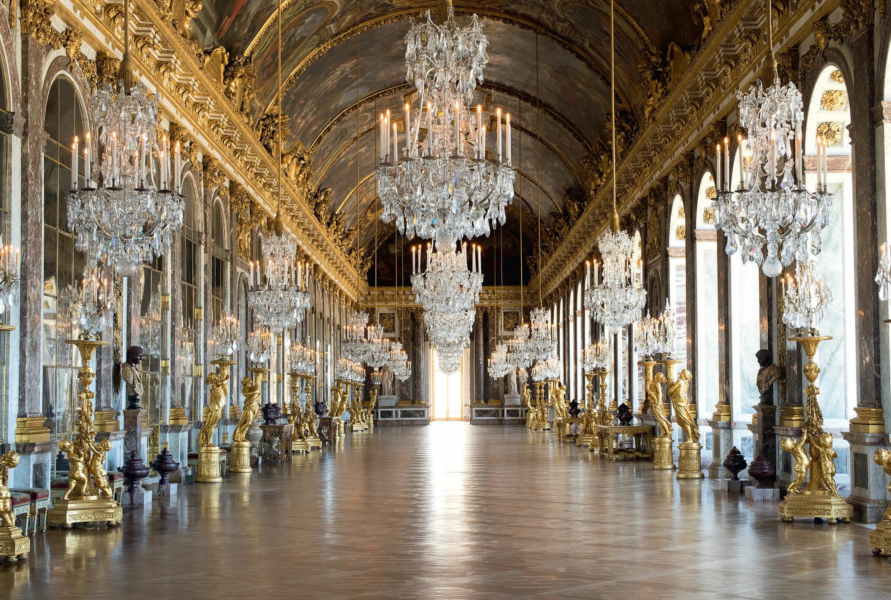 Версаль м. Версальский дворец Барокко. Франция Барокко Версальский дворец. Дворец Версаля 1668. Королевский дворец в Версале.