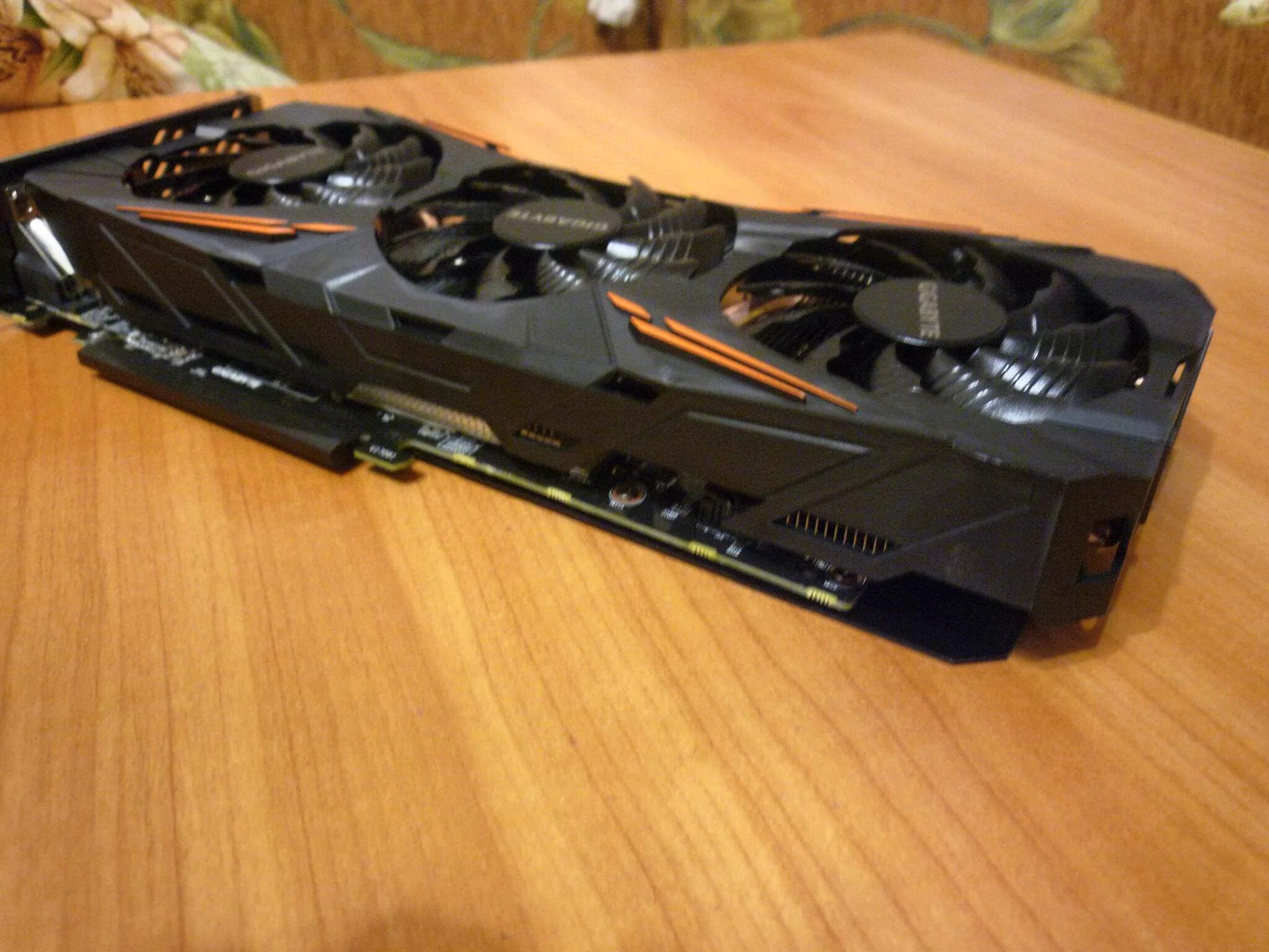 Видеокарта Gigabyte GEFORCE GTX 1070 1607mhz PCI-E 3.0 8192mb 8008mhz 256 bit DVI HDMI HDCP Rock. Gigabyte GEFORCE GTX 1060 1620mhz PCI-E 3.0 3072mb. GV-n1070g1 Rock-8gd. GV-n1070g1 Gaming-8gd. Gigabyte gtx 1070 g1 gaming