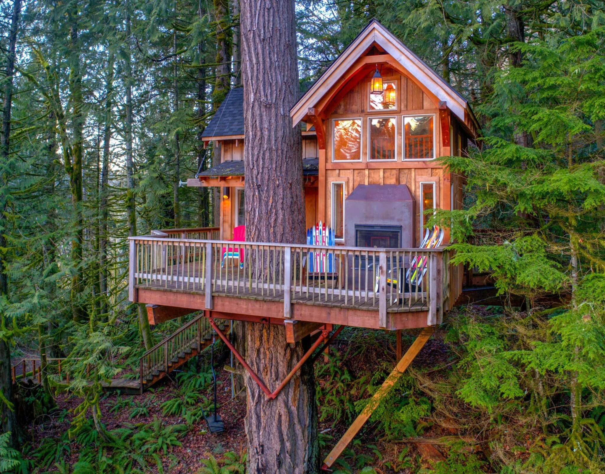 Дом дерево дитя 2023. 9. treehouse point, иссакуа, штат вашингтон, сша. отель на дереве сша штат вашингтон. домик на дереве розовый. домик на дереве канада.