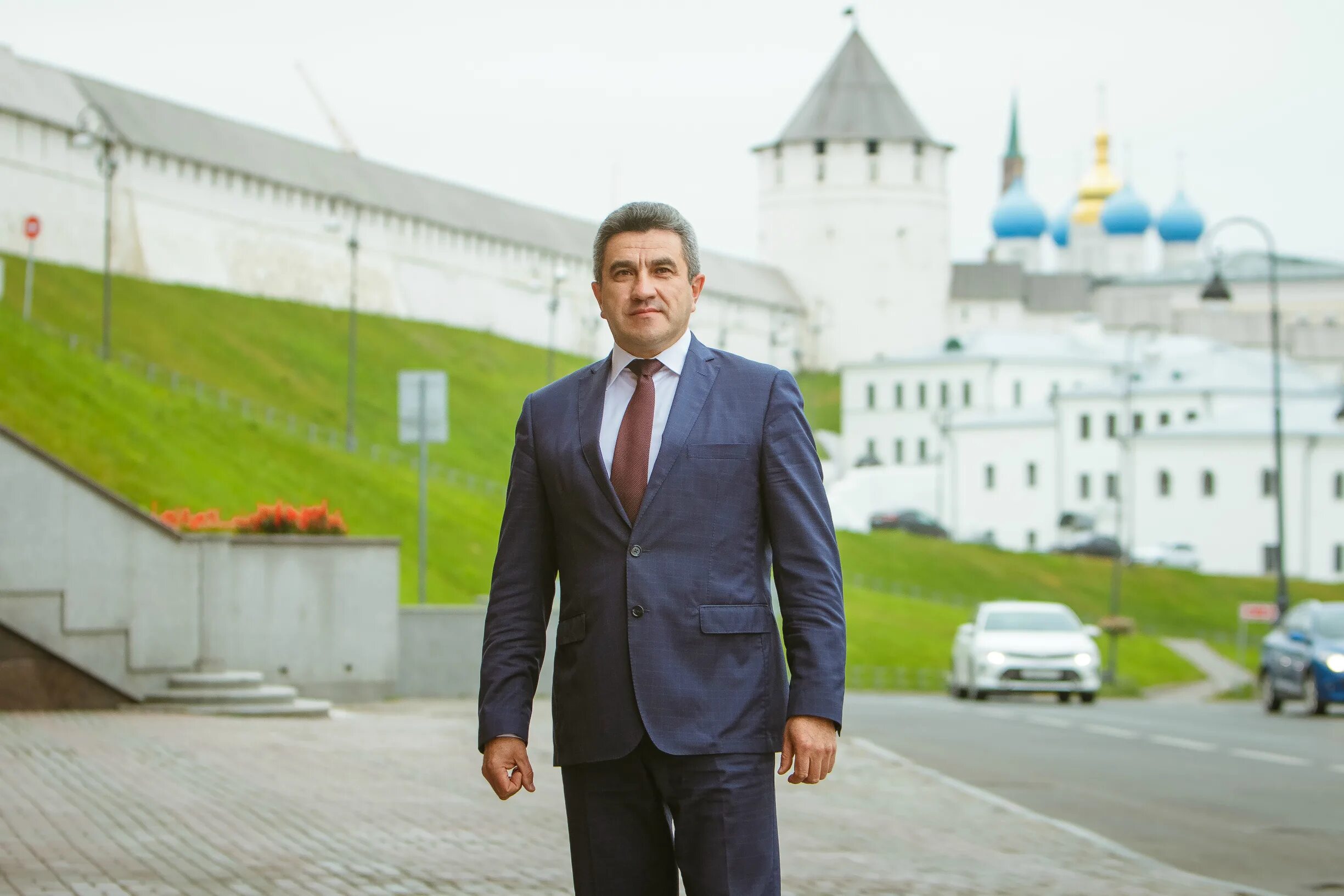 портрет министр образования татарстана. хадиуллин. хадиуллин ильсур гараевич министр. ильсур гараевич. хадиуллин министр образования.