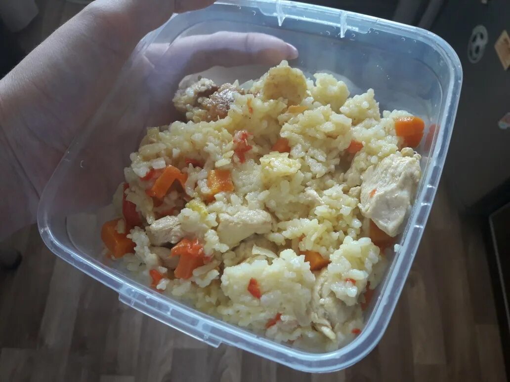 Вязкий рис с мясом. Плов со свининой. Плов с говядиной. Каша гречневая с рисом. Курочка с рисом.