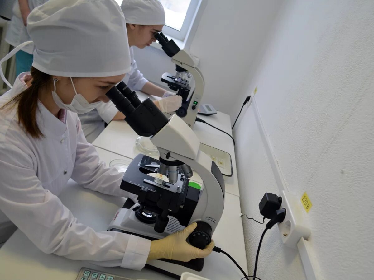Тобольск колледжи после 9. Тобольский медицинский колледж им володи. медицинский колледж имени володи солдатова тобольск. медицинский класс. тобольский медицинский колледж зубной техник.