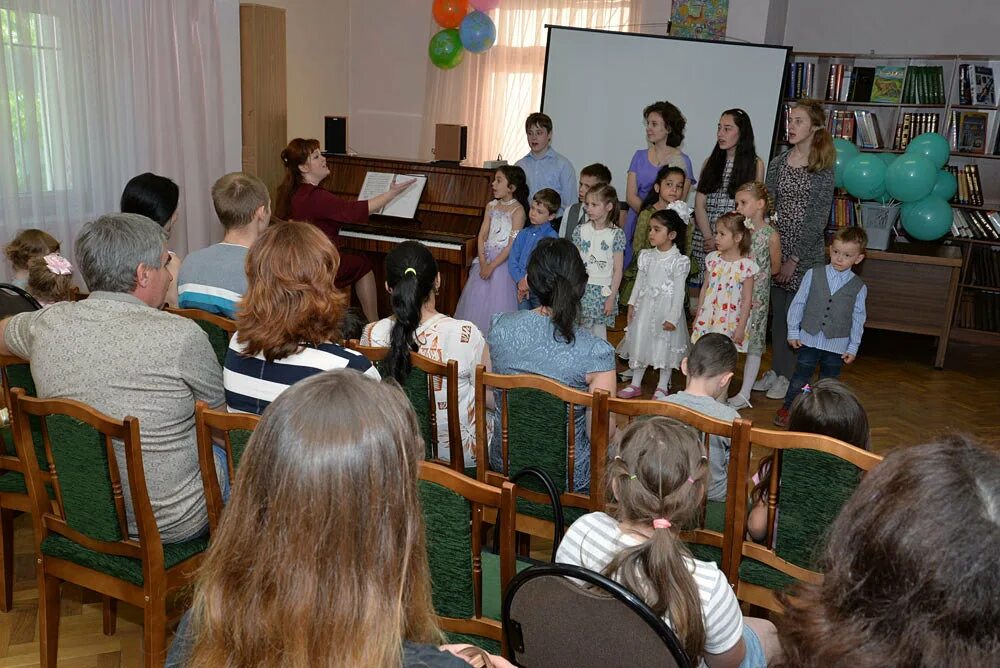 Поддержка семей с детьми москва. ЦСПСИД. ГБУ ЦСПСИД Родник. ЦСПСИД семья. Центр помощи семьям Родник.