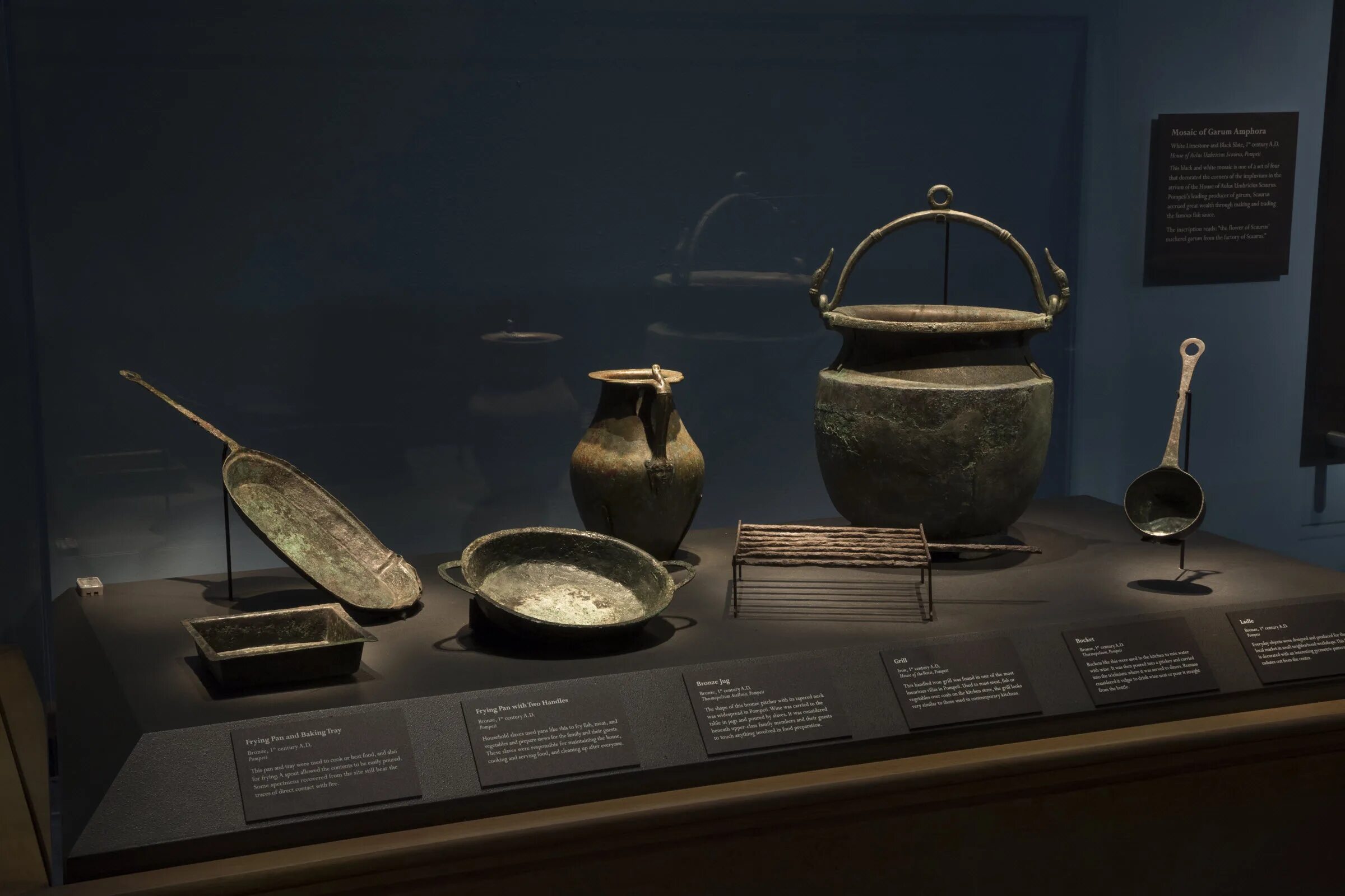 Скарабей в древнеегипетских браслетах. Бронзовый век и гвозди. Ancient items. Опахало в древнем египте. Ancient items.