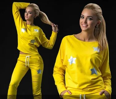 Желтый спортивный костюм