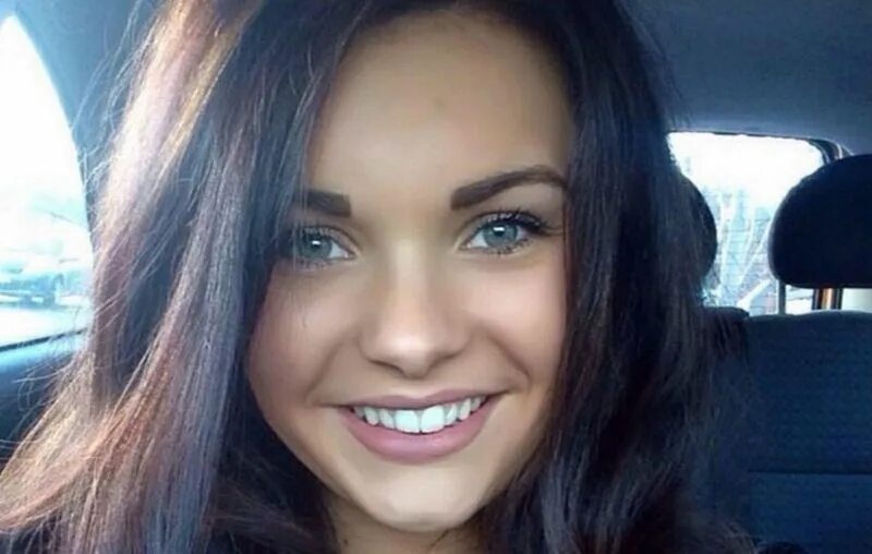 Люси крогдаль мисс англия. Люси крогдаль мисс англия. Люди выглядящие в прошлом. Лицо в 16 и 20 лет. Людей похожих на меня внешностью.