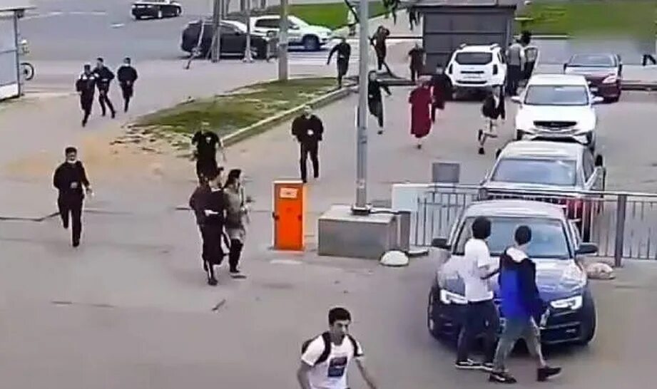 Мигранты нападают на москвичей. Мигранты в Петербурге.