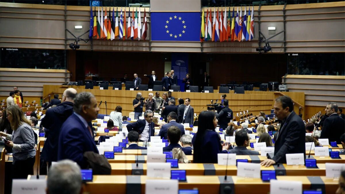 Зал заседаний парламентской ассамблеи совета европы в страсбурге. Россия в пасе. Выход из совета европы. Выход из совета европы. Заседание совета европы.