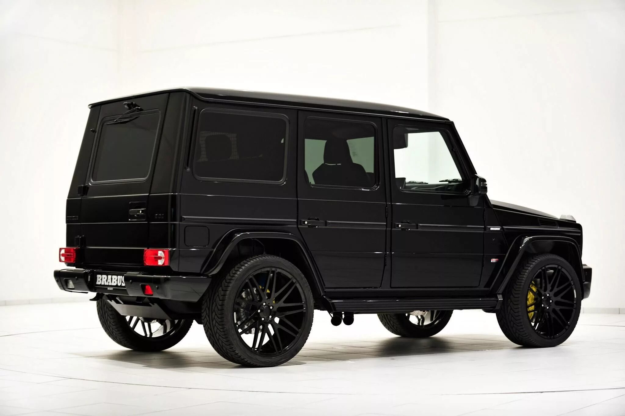 Мерседес брабус купить. G63 AMG Brabus. G63 AMG Брабус. Mercedes g63 Brabus. Mercedes Benz g63 AMG Brabus.